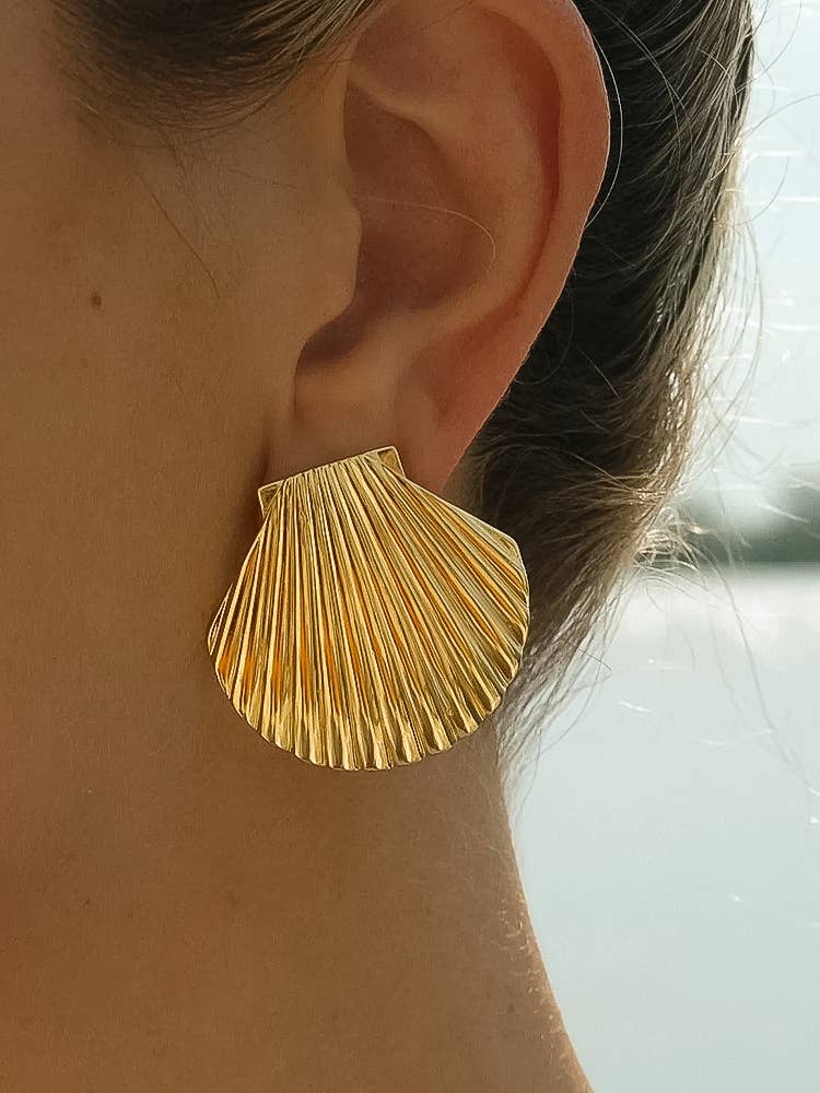 Cèpe 18K Gold Non-Tarnish Shell Studs